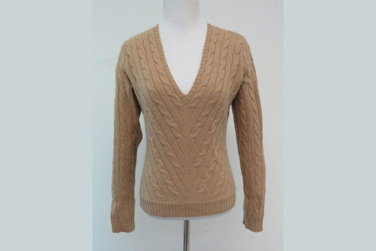 100% Cashmere cable knit V neck